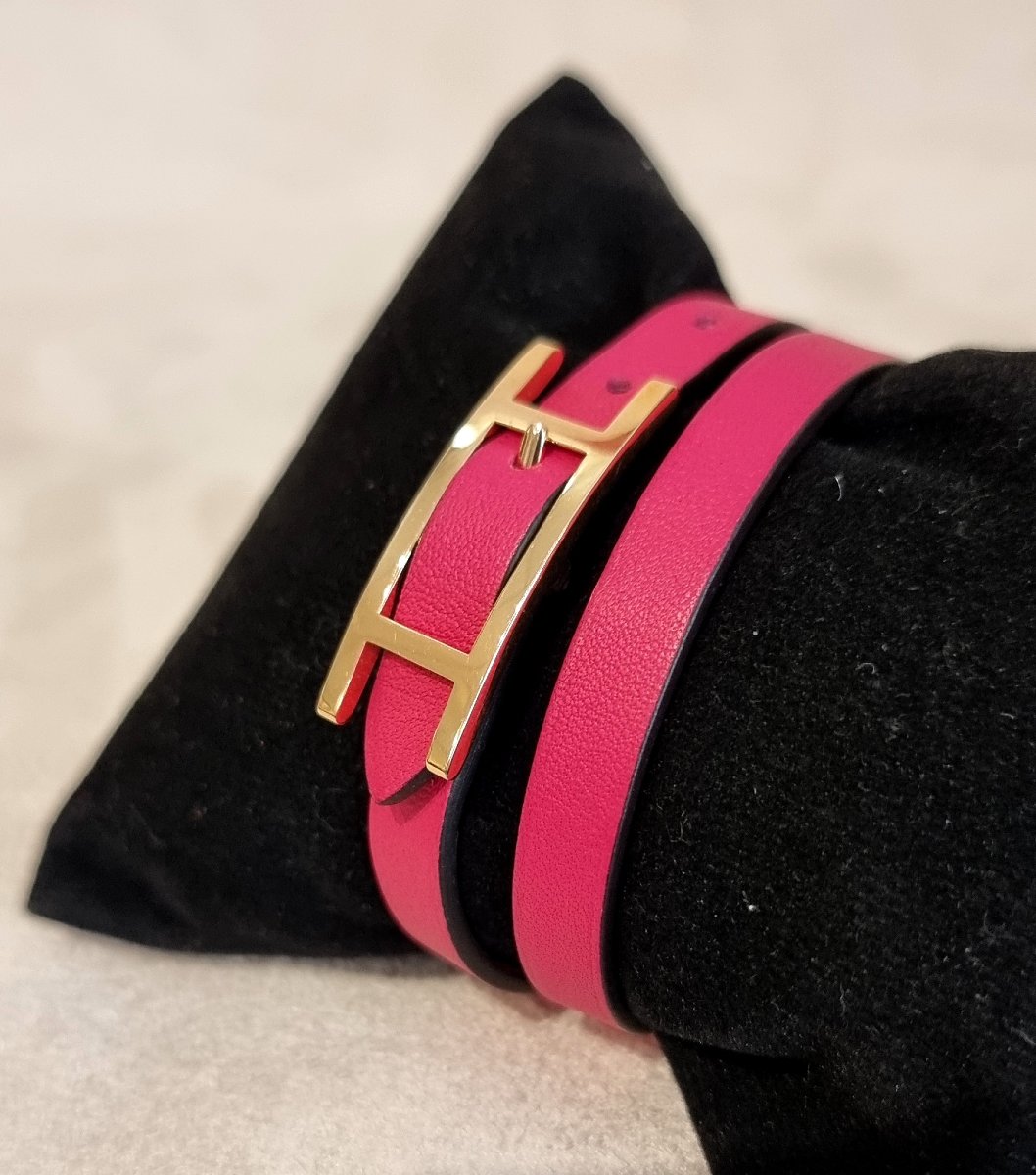 Hermès Bracelet BEHAPI Double tour en métal Plaqué Or et cuir fushia