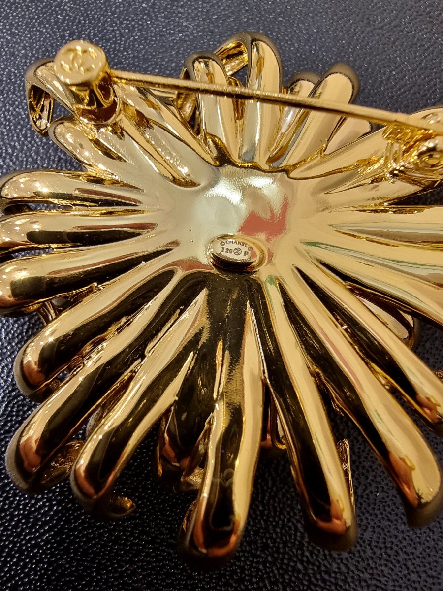 Chanel Gold-plated Metal Brooch -photo-4