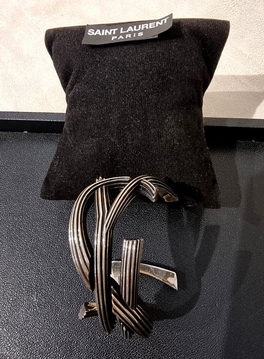 YSL YVES SAINT LAURENT Bracelet Manchette Ajouré en métal argenté patiné siglé YSL-photo-4
