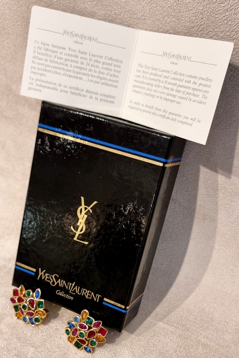 YSL YVES SAINT LAURENT & Robert GOOSENS Paire de clips d'oreilles métal plaqué or et cristal-photo-1