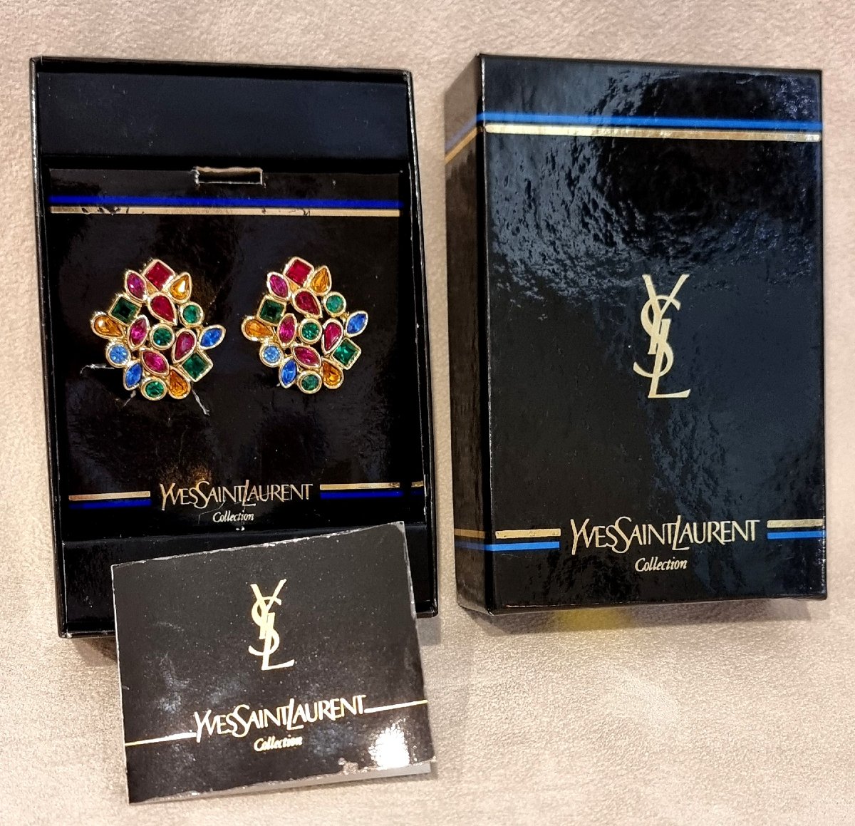 YSL YVES SAINT LAURENT & Robert GOOSENS Paire de clips d'oreilles métal plaqué or et cristal