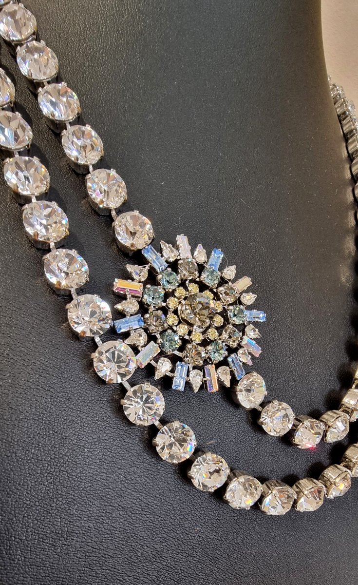 Christian LACROIX Important collier Sautoir en métal argenté et cristal -photo-4