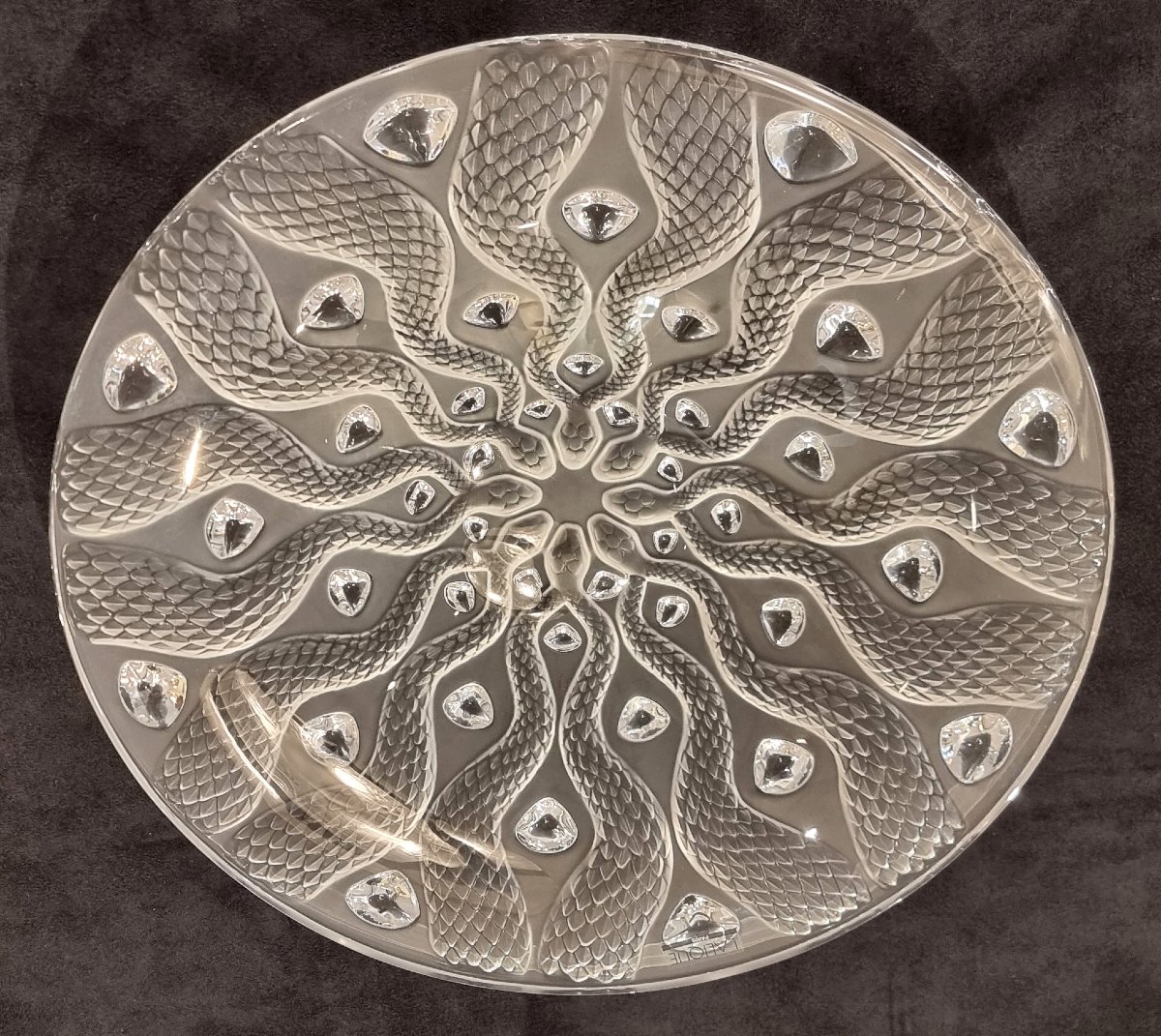 LALIQUE COUPE SERPENTINE en cristal clair et satiné 