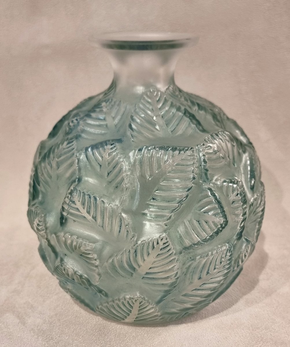 René LALIQUE VASE ORMEAUX Art Déco 1926 verre moulé-pressé à patine bleue-photo-3