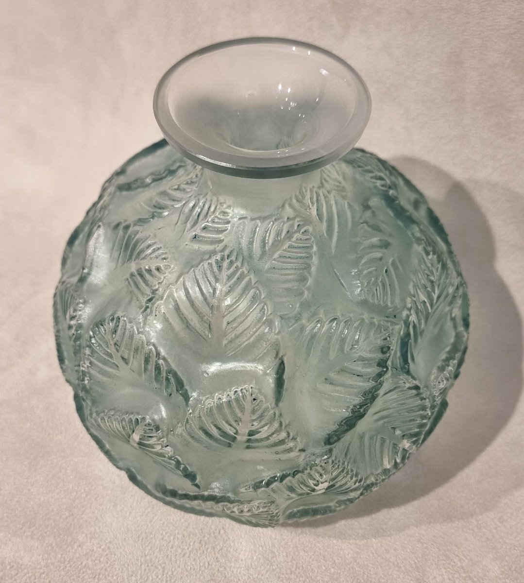 René LALIQUE VASE ORMEAUX Art Déco 1926 verre moulé-pressé à patine bleue-photo-4
