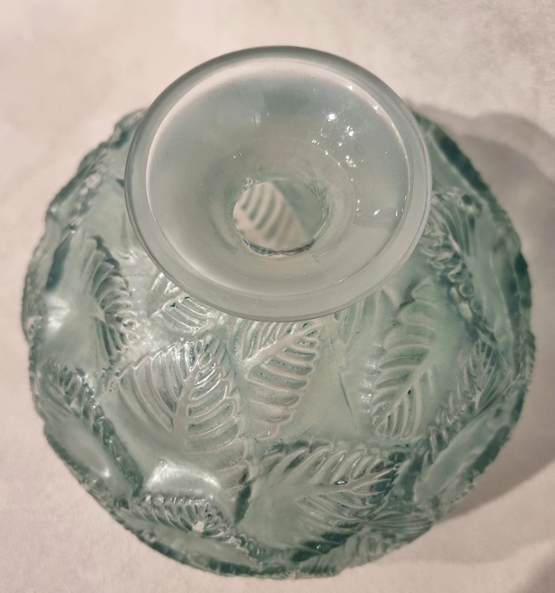 René LALIQUE VASE ORMEAUX Art Déco 1926 verre moulé-pressé à patine bleue-photo-2