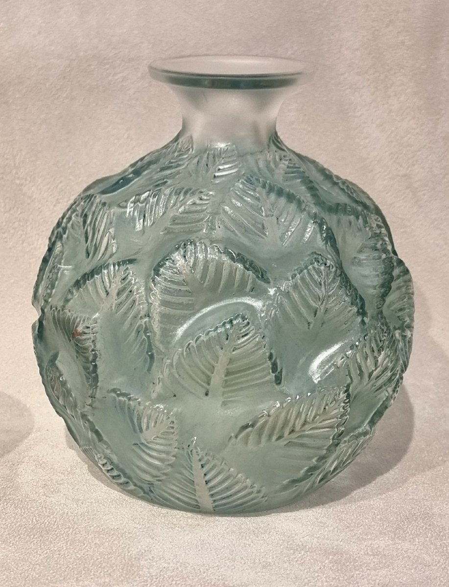 René LALIQUE VASE ORMEAUX Art Déco 1926 verre moulé-pressé à patine bleue-photo-4