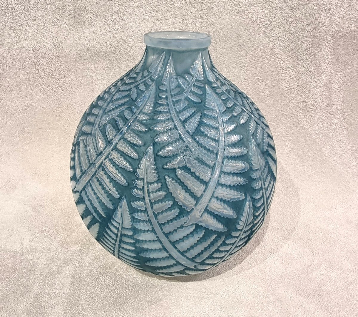 René LALIQUE VASE ESPALLION Art Déco 1927 verre opalescent patiné bleu