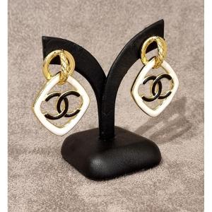 Chanel Paire De Boucles d'Oreilles Double Cc Dorées Laque Noire & Blanche