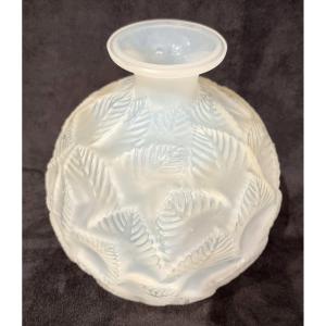René Lalique Art Deco Opalescent Glass Vase 1926 