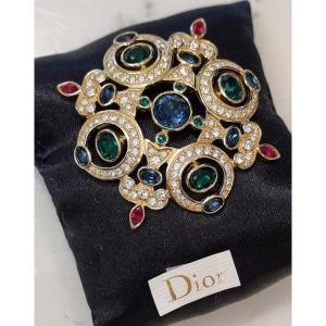 CHRISTIAN DIOR BROCHE Métal doré et cristal couleurs 