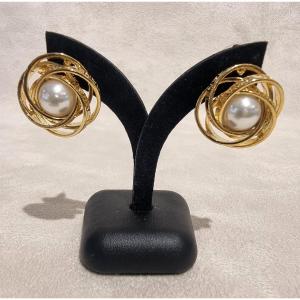 CHANEL PAIRE DE BOUCLES D'OREILLES 