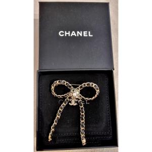 CHANEL BROCHE NOEUD Métal Doré & Cuir Tressé