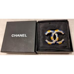 Chanel Double Cc Brooch In Gold-plated Metal And Resin 