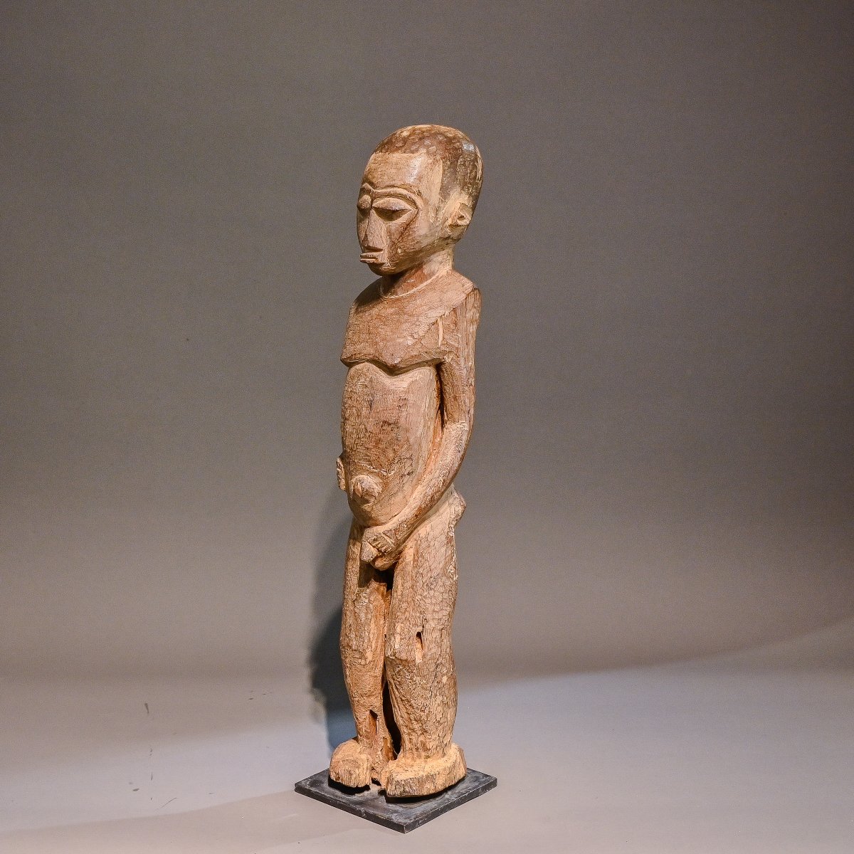 Lobi Bateba Statue