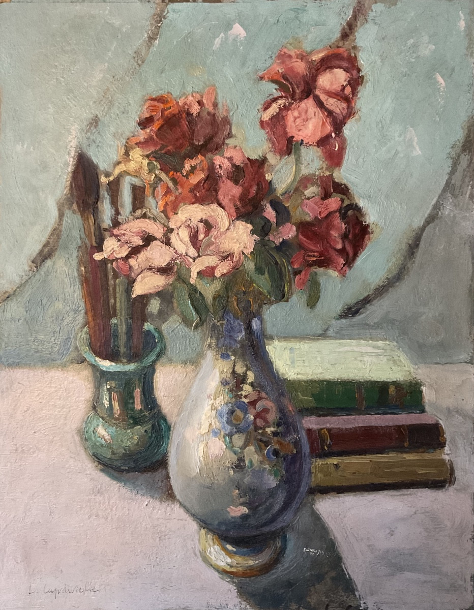 LUCIENNE CAPDEVIELLE PEINTURE 1930 NATURE MORTE AU FLEURS , LIVRES ET PINCEAUX 