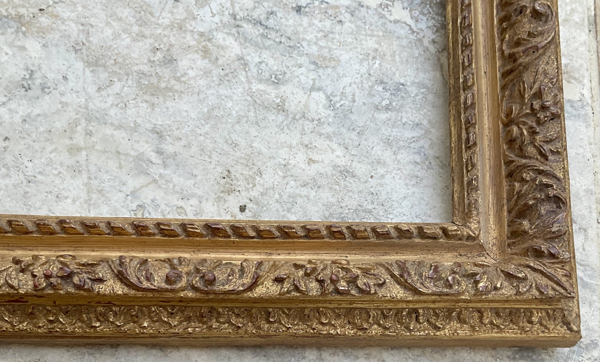 Cadre Ancien à la Bérain Profil Sculpté bois Dim : 8F -46 x 38 cm -photo-1