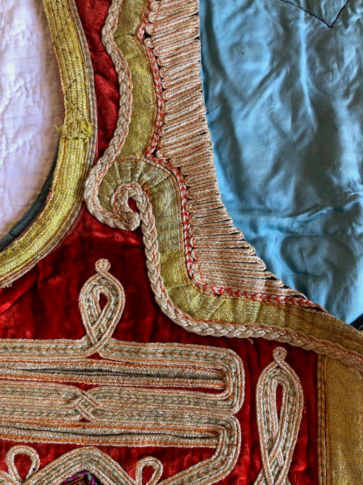 Gilet Ottoman Brodé Rouge et Or début XX-photo-2