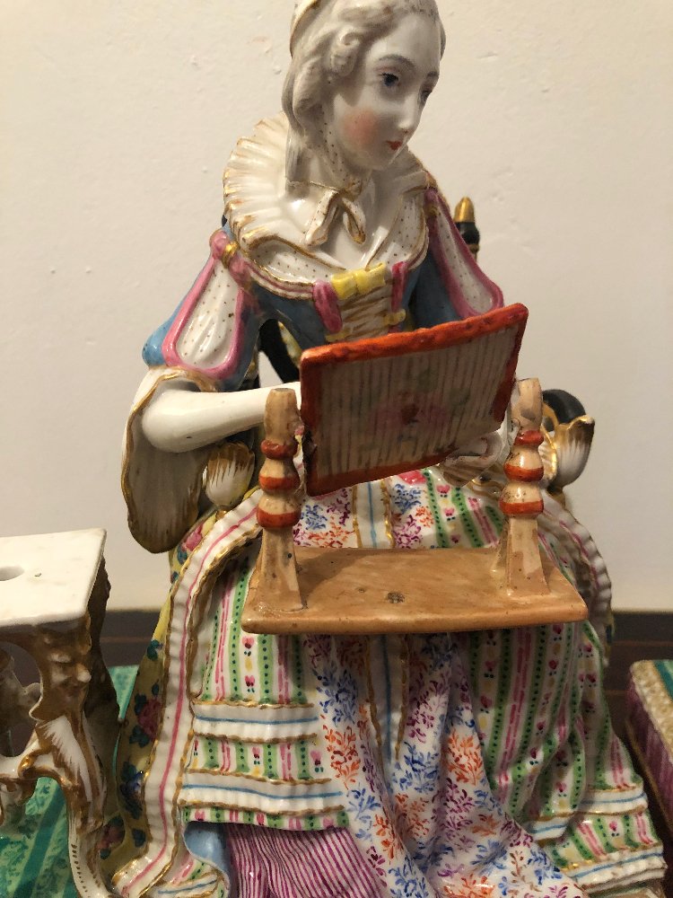 Femmes au salon début XIX Porcelaine de Meissen -photo-4