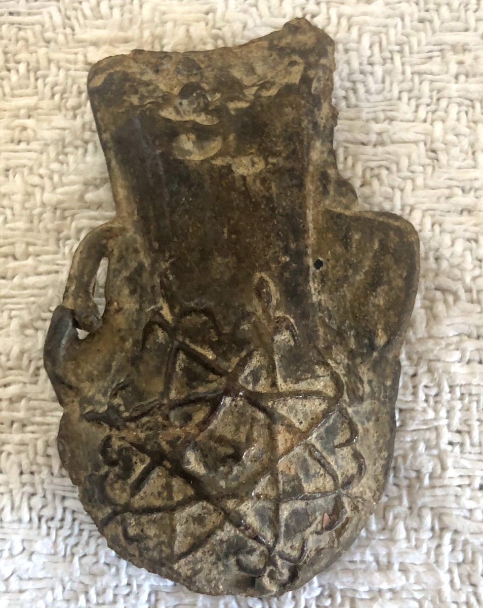 Medieval Pilgrim's Ampoule With The Bethlehem Cross And Fleur-de-lis