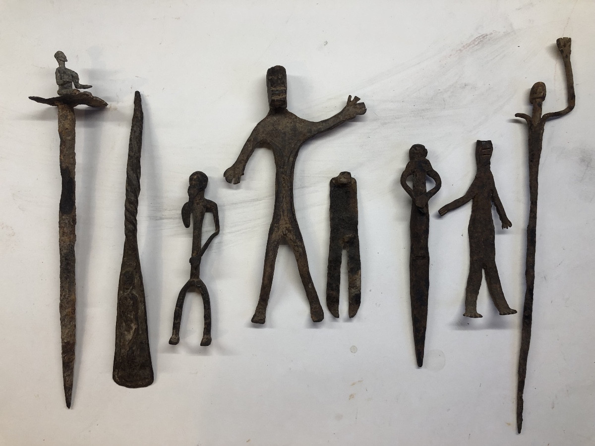 Série de huit figures Dogon anthropomorphes XIX et XX