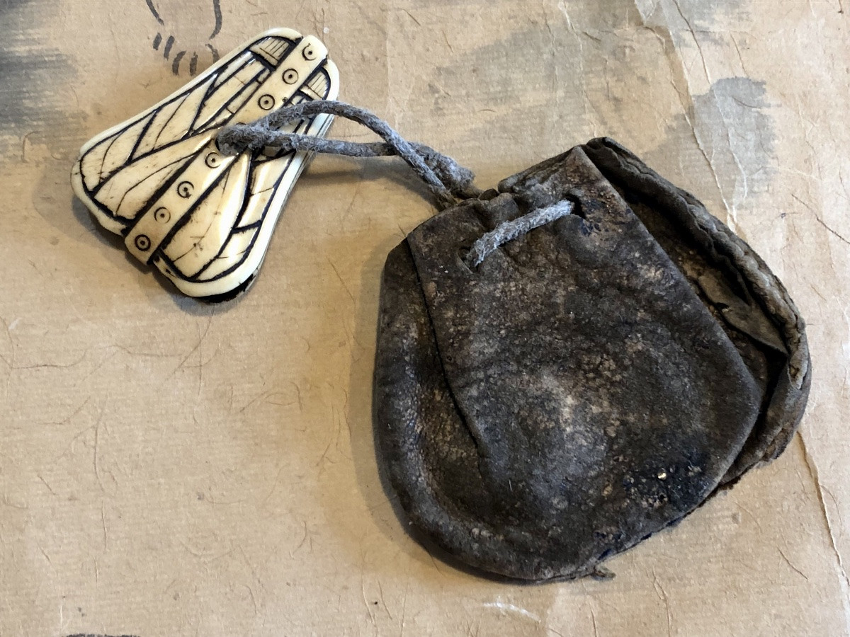 Aumônière Japon XIX avec Netsuké en corne de cerf-photo-1