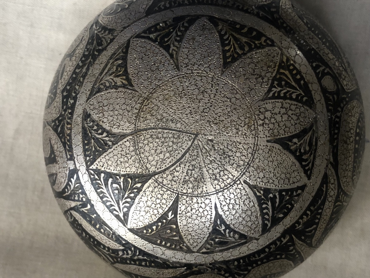 Silver-inlaid Bidri Bowl XIX Islamic India-photo-1