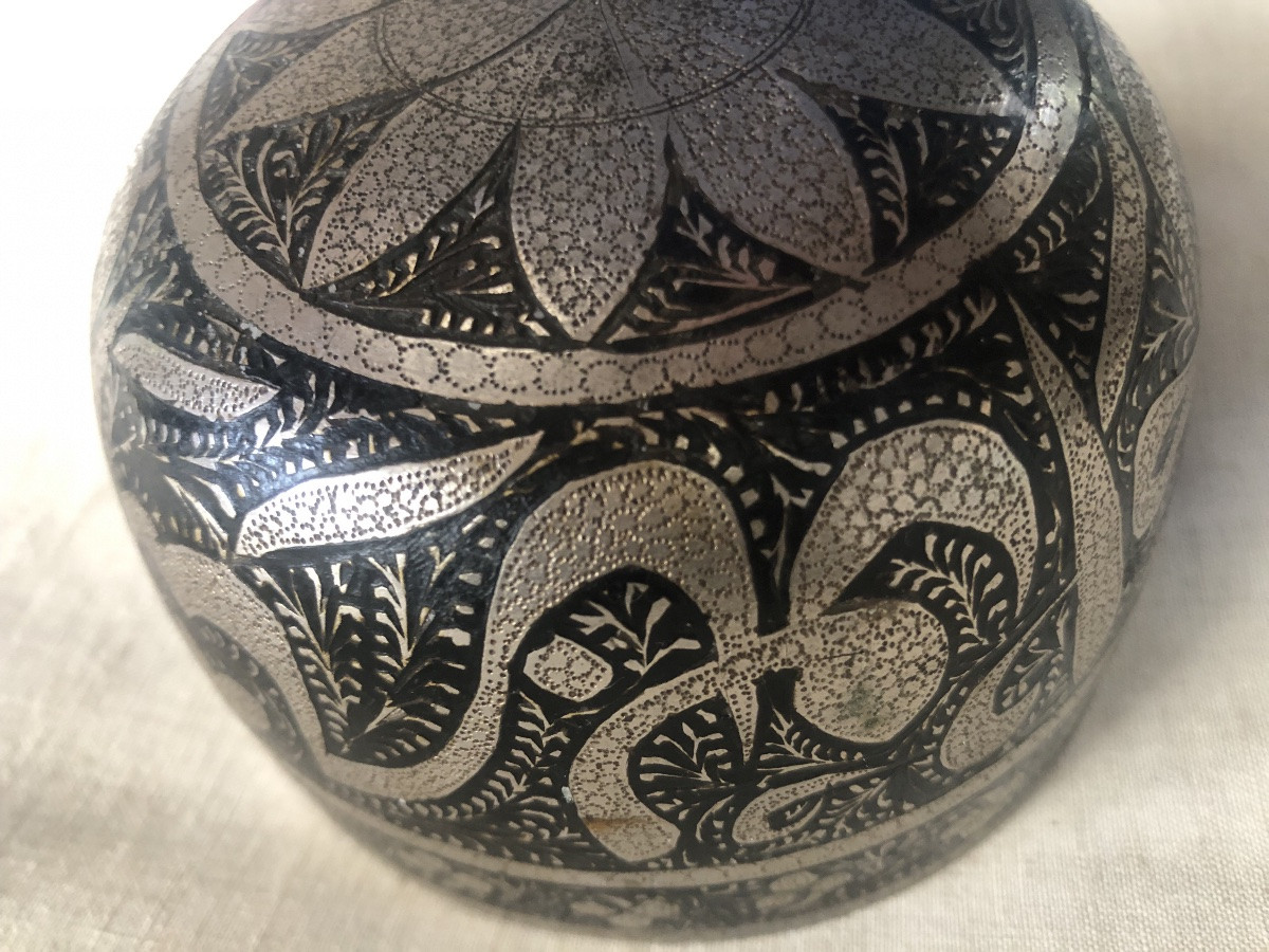 Silver-inlaid Bidri Bowl XIX Islamic India-photo-2