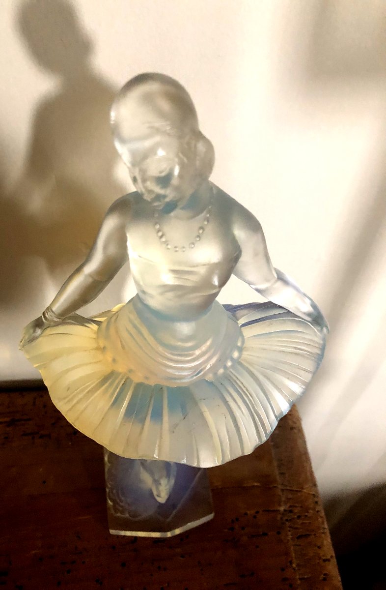 Portrait Of The Russian Ballet Dancer Anna Pavlova, Glass By Marius Ernest Sabino, Circa 1950-photo-1