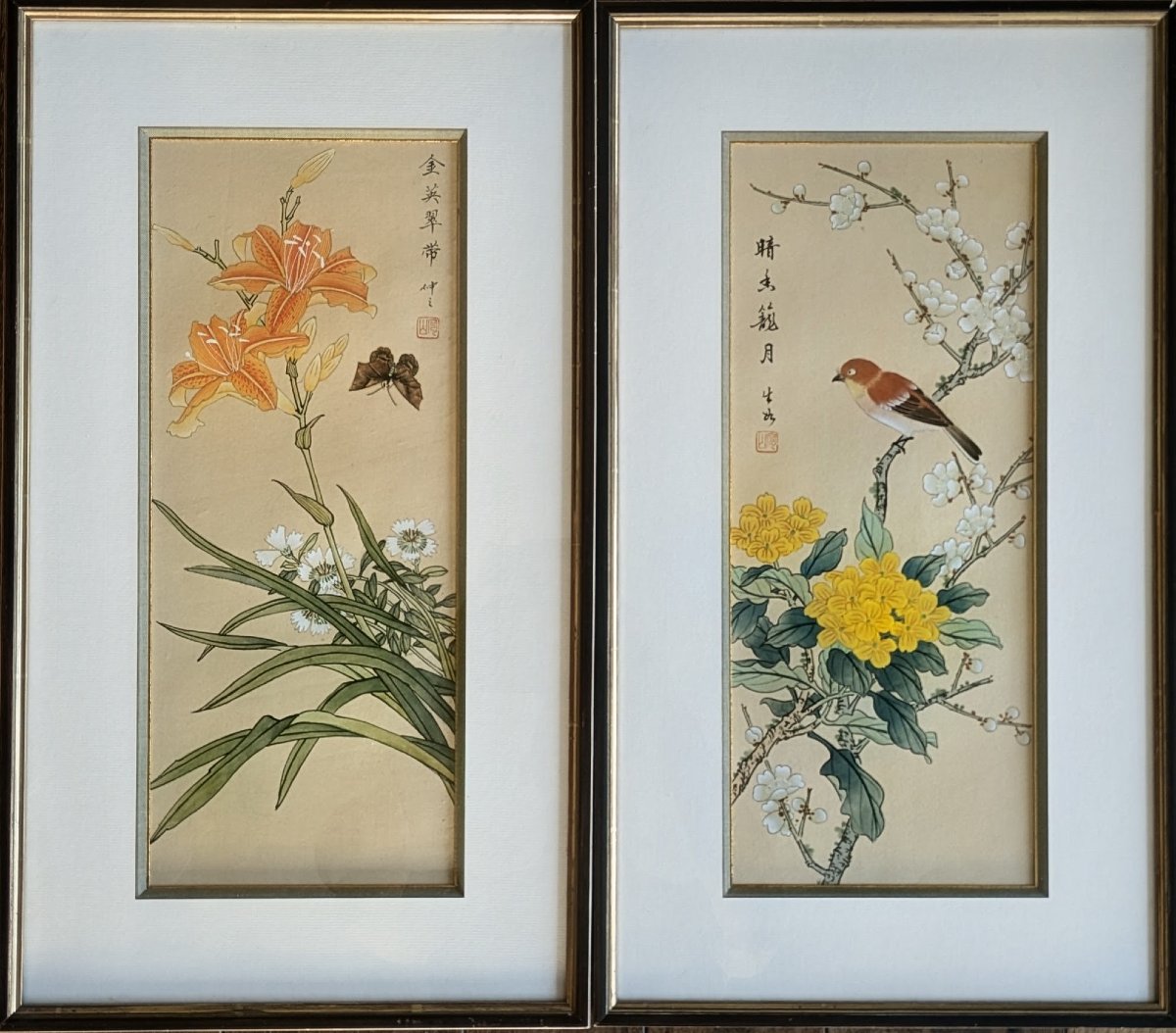 Paire de peintures chinoises sur soie "fleurs et oiseaux", style gongbi, XXe s.
