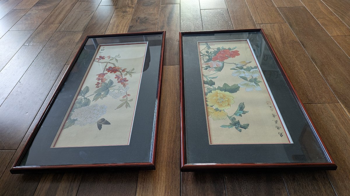 Pair Of Chinese "flowers And Birds" Paintings On Silk, With Lacquered Frames, 20th Century.-photo-1