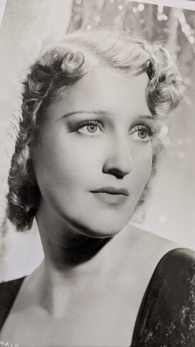Metro-Goldwyn-Mayer — "La Belle Cabaretière" — Jeanette MacDonald, 1938-photo-2