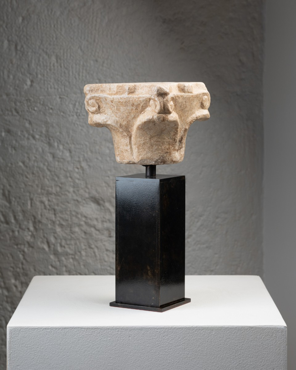 Petit chapiteau en marbre – Italie – XIIeme siècle