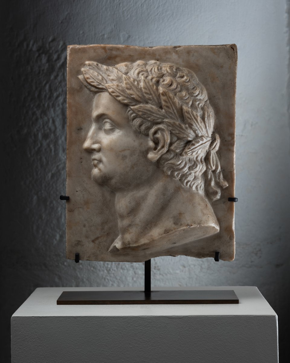 Portrait présumé de Domitien – Bas-relief en marbre – Italie – XVIe siècle