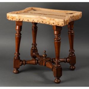 Pair Of Walnut Stools - Northern Italy - Second Half Of The 17th Century