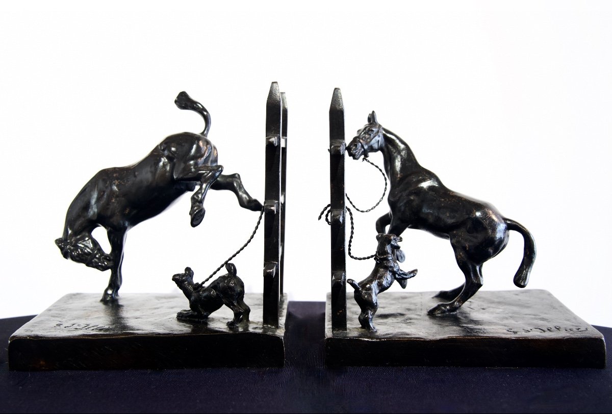 Paire de serres-livres, Chevaux et Chiens - Bronzes de Gaston d'Illiers (1876 - 1932)