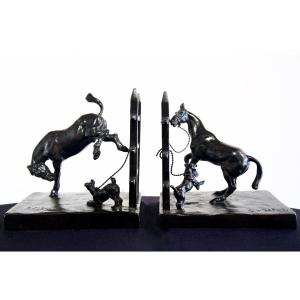 Paire de serres-livres, Chevaux et Chiens - Bronzes de Gaston d'Illiers (1876 - 1932)