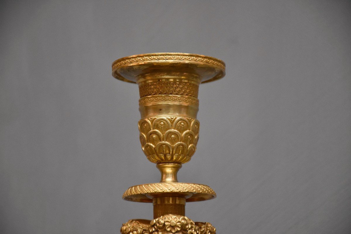 Une Paire De Bougeoirs En Bronze Doré, 19e Siècle-photo-3