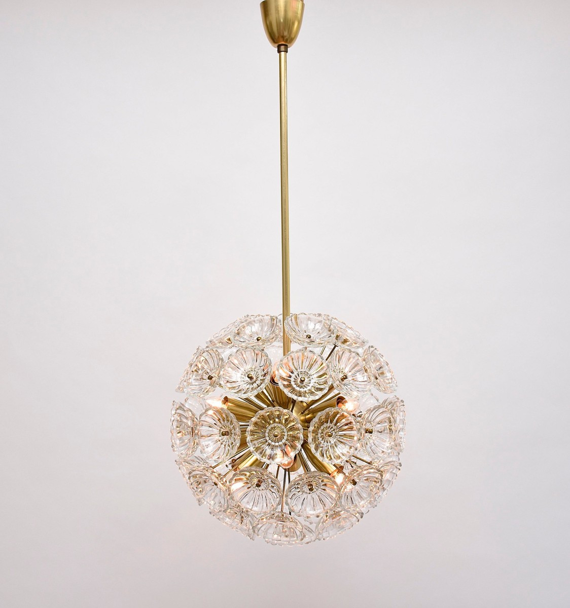 Lustre floral du milieu du siècle