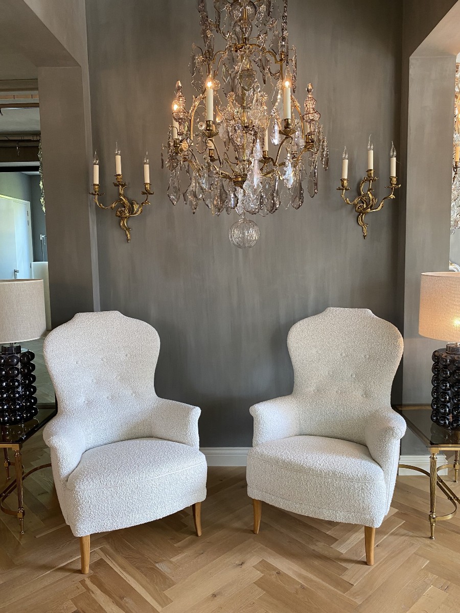 Paire de fauteuils « Farmor » du XXe siècle, créés par Carl Malmsten, en tissu bouclé Dedar 