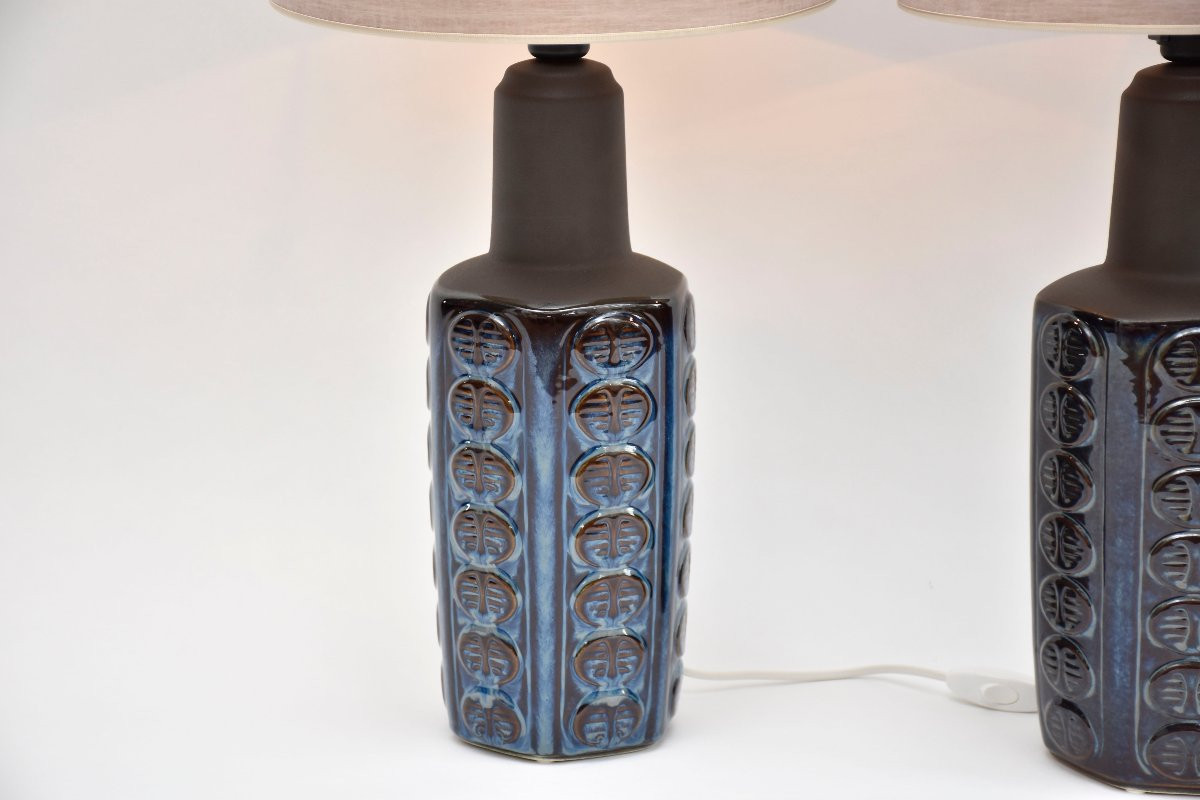  Une paire de lampes de table danoises en céramique bleue du milieu du siècle, signée-photo-2