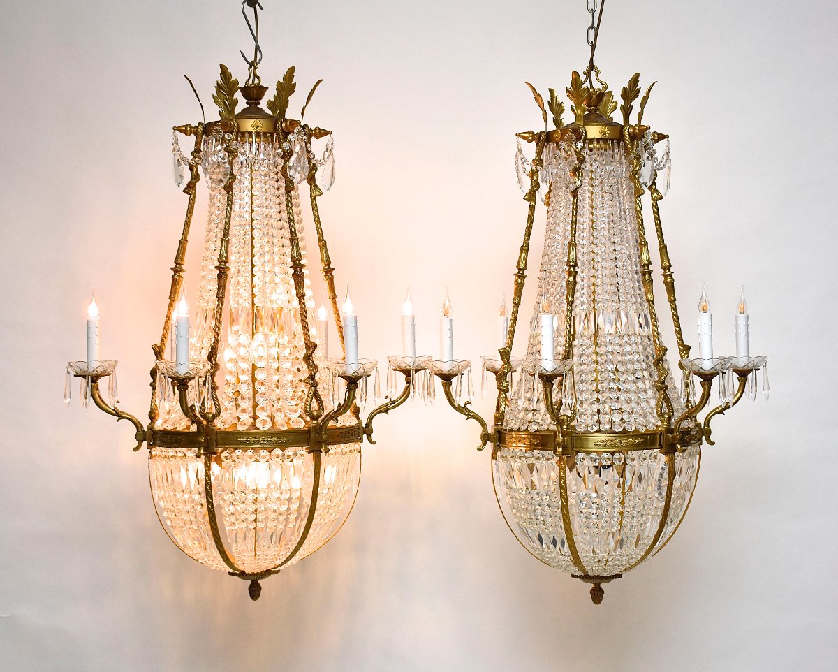 Une paire de lustres en cristal et bronze, de style Empire, vers 1910-photo-6