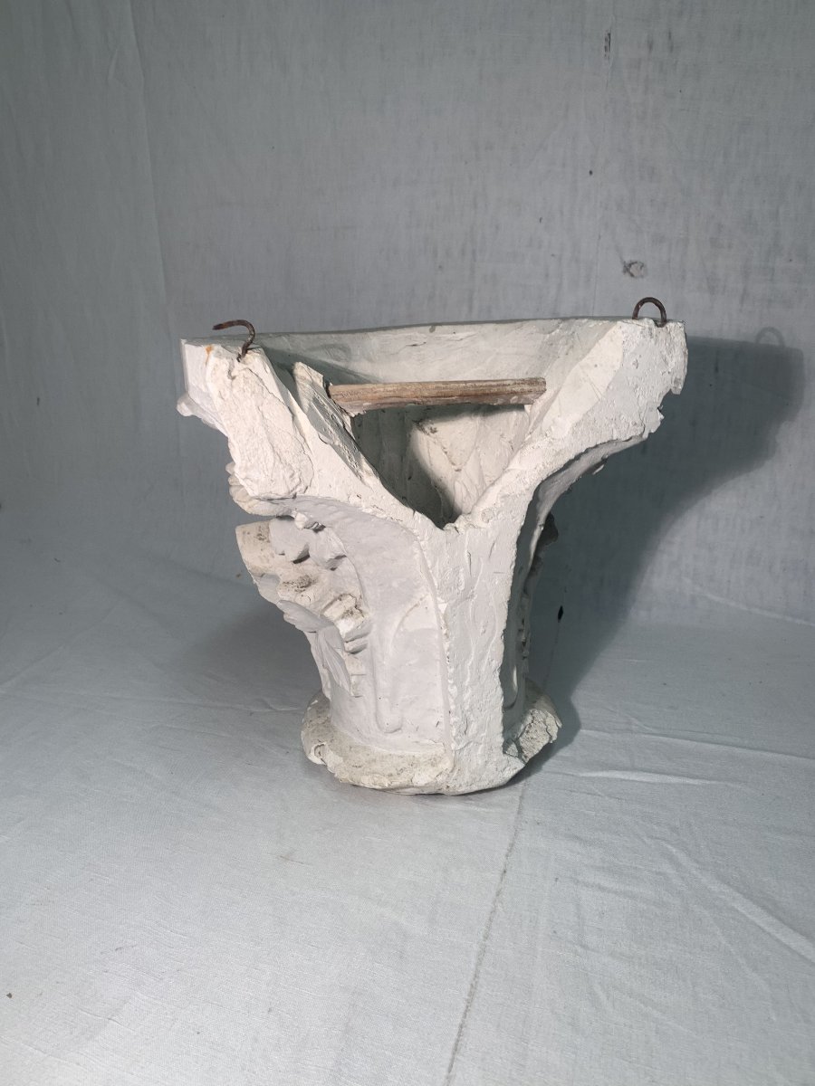 19th-century Corinthian Capital In Plaster-photo-4