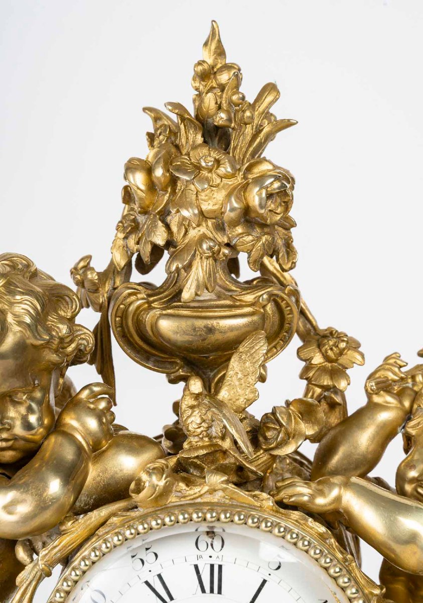 Neo-louis XV Gilt Bronze Clock With Spring Genies. Circa 1880-photo-1