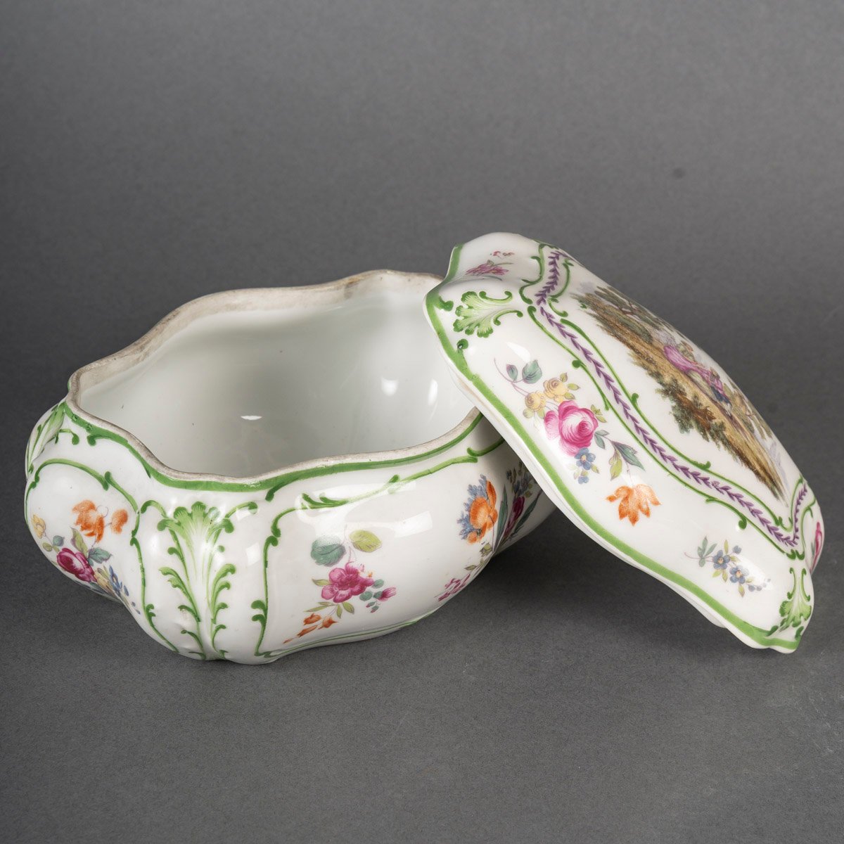 Porcelain Candy Box-photo-3
