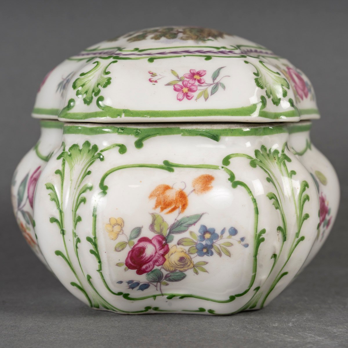 Porcelain Candy Box-photo-5