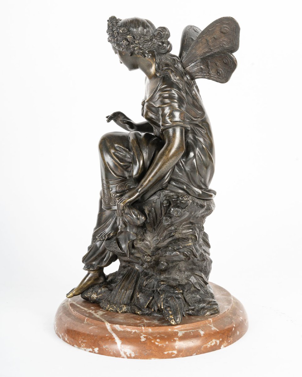 Jeune Femme au papillon ou Psyché -Statuette en bronze. Fin XVIII - début XIXe siècle-photo-3