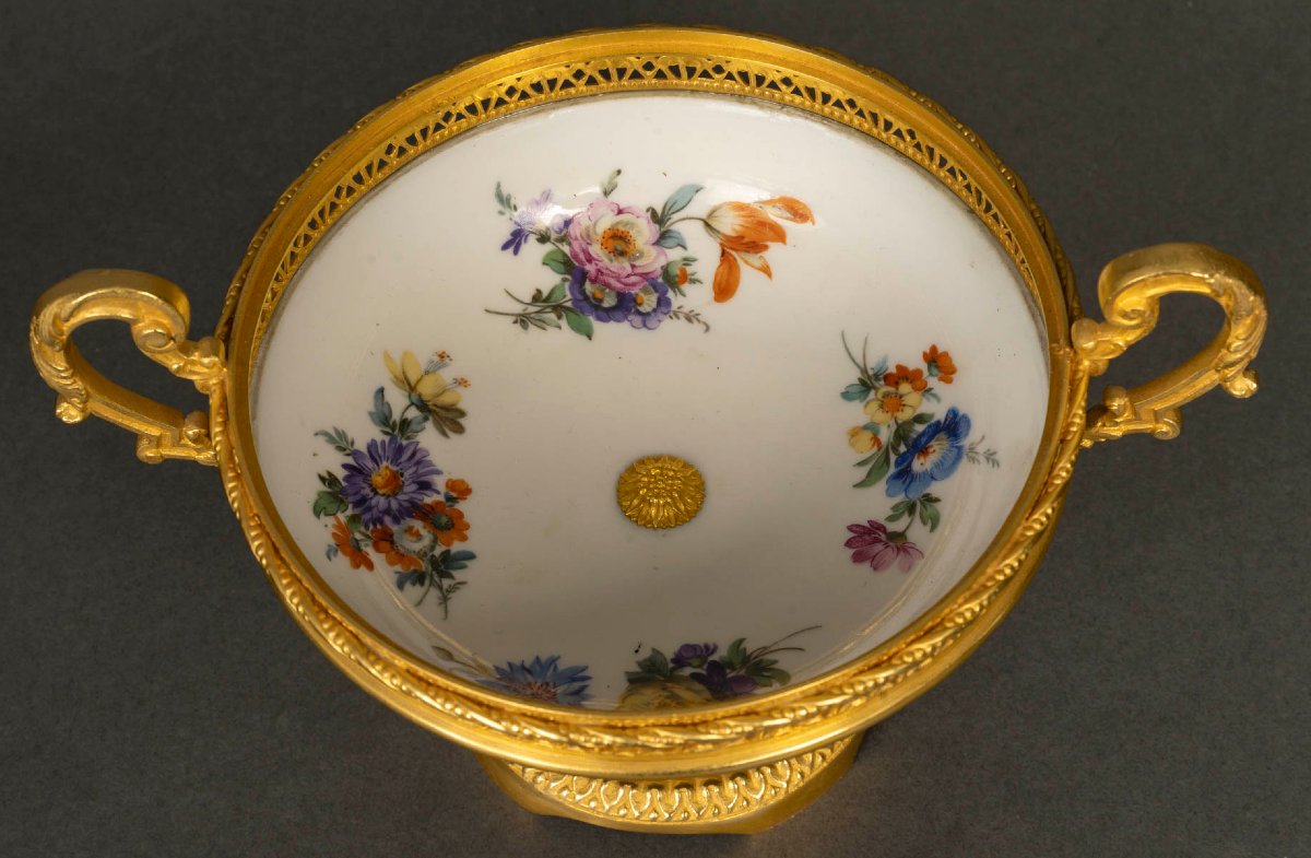 Mounted Porcelain Potpourri With Painted Decoration Of Pastorales Galantes. Circa 1880-photo-4