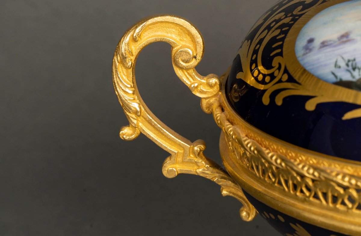 Mounted Porcelain Potpourri With Painted Decoration Of Pastorales Galantes. Circa 1880-photo-3