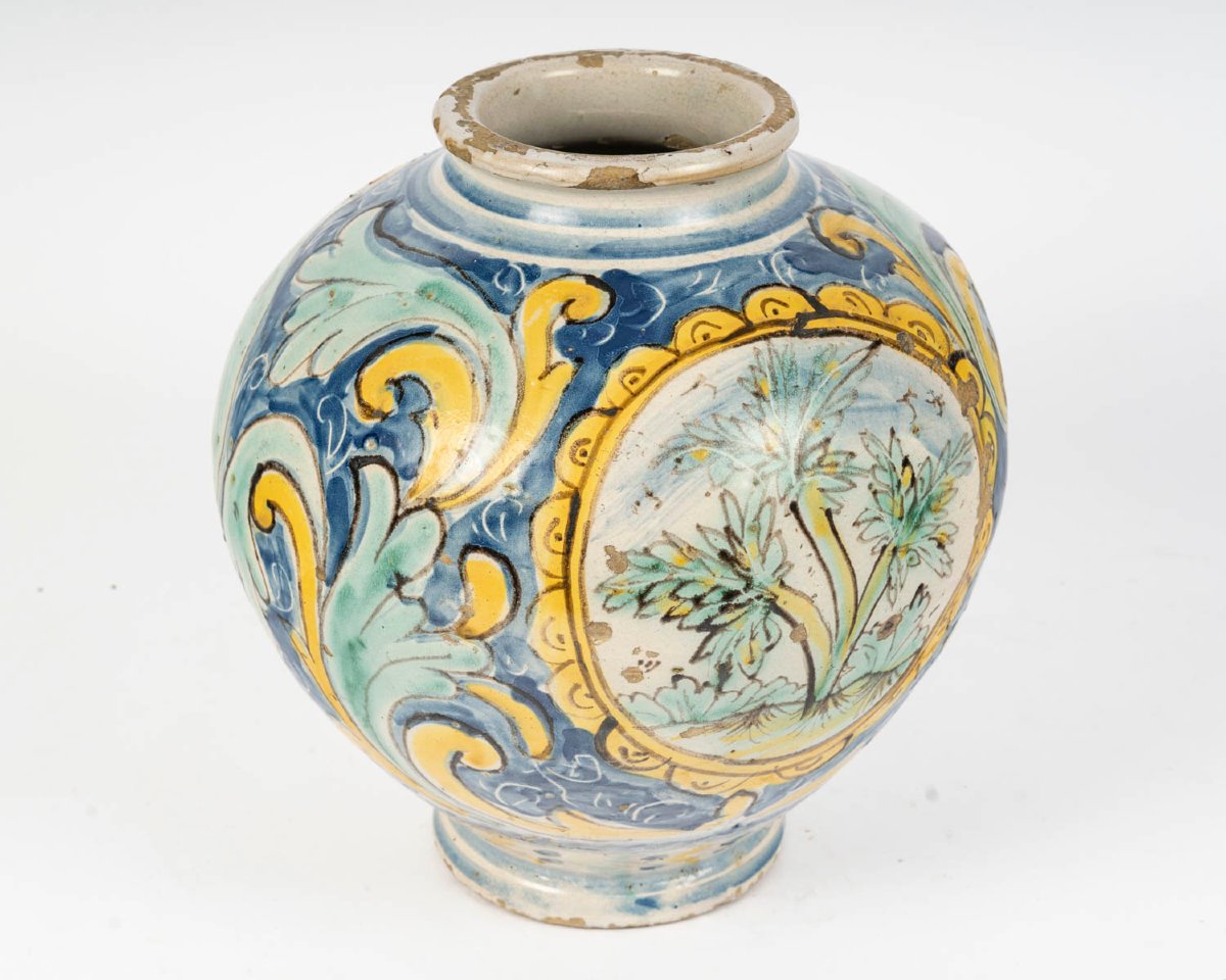CALTAGINORE, SICILE-Vase en Majolique du XVIIe à décor floral dit "a fiori "-photo-2